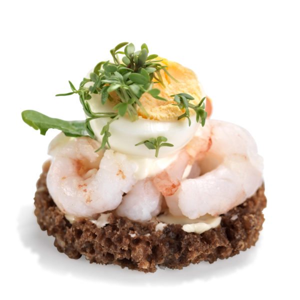 Smørrebrød med æg & rejer